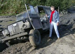 4x4 auto vast in de blubber